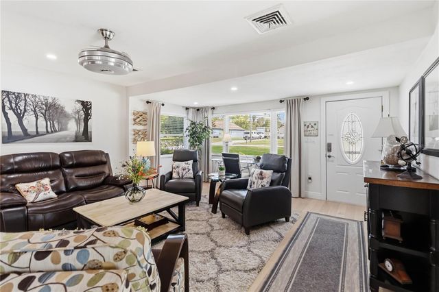 7130 EARLWOOD AVENUE, Mount Dora, FL 32757