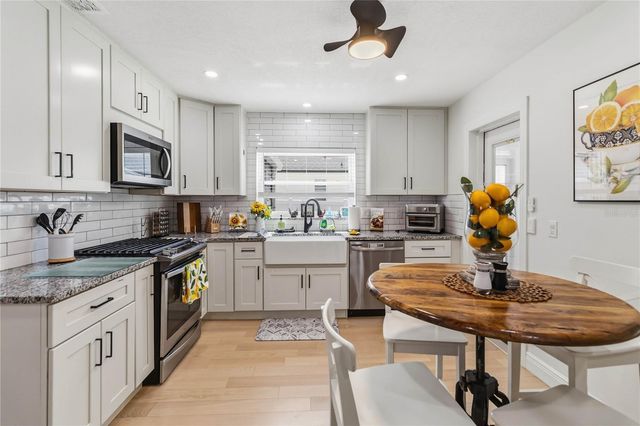7130 EARLWOOD AVENUE, Mount Dora, FL 32757