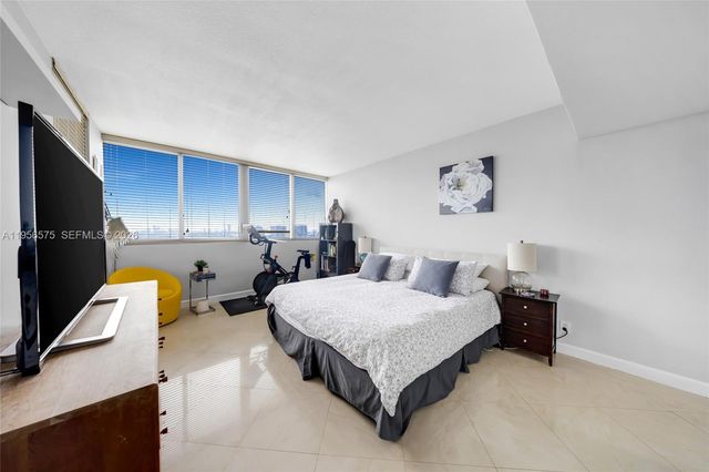 7929 West Dr 1503, North Bay Village, FL 33141