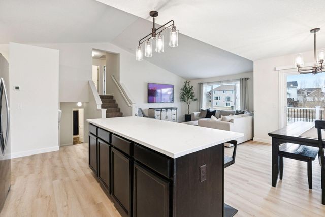 17990 Equinox Avenue, Lakeville, MN 55044