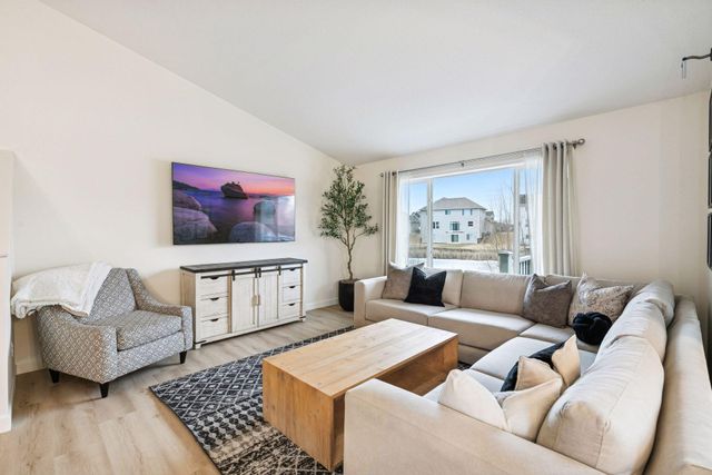 17990 Equinox Avenue, Lakeville, MN 55044