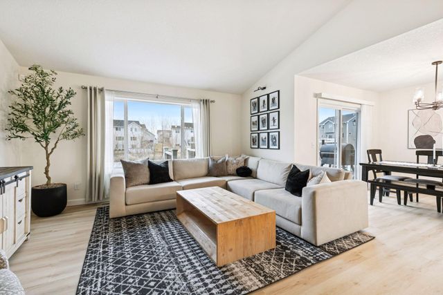 17990 Equinox Avenue, Lakeville, MN 55044