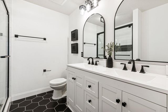 17990 Equinox Avenue, Lakeville, MN 55044