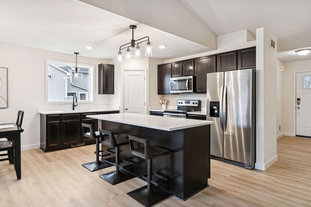 17990 Equinox Avenue, Lakeville, MN 55044