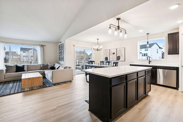 17990 Equinox Avenue, Lakeville, MN 55044