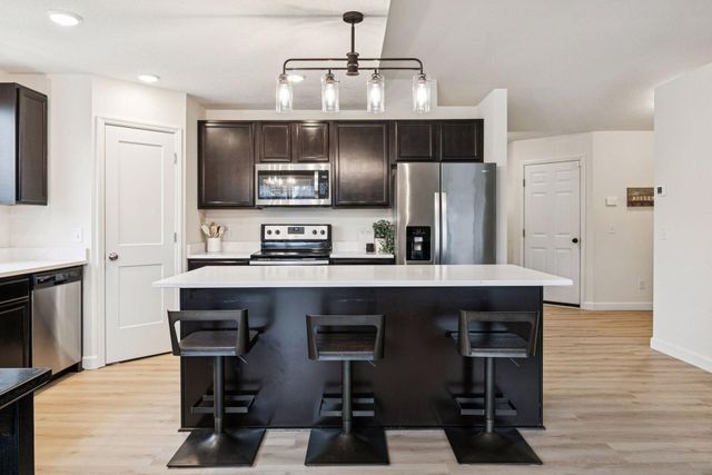 17990 Equinox Avenue, Lakeville, MN 55044