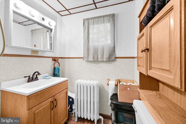 185 VIRGINIA AVE, Shenandoah, PA 17976