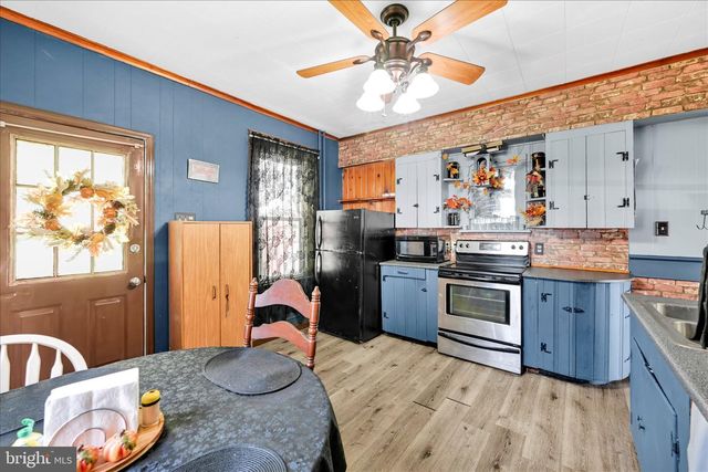 185 VIRGINIA AVE, Shenandoah, PA 17976