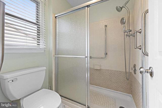 102 ASH RD, Manahawkin, NJ 08050