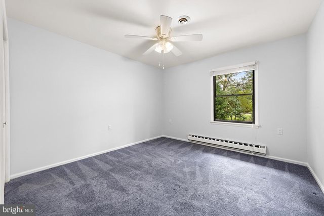 102 ASH RD, Manahawkin, NJ 08050