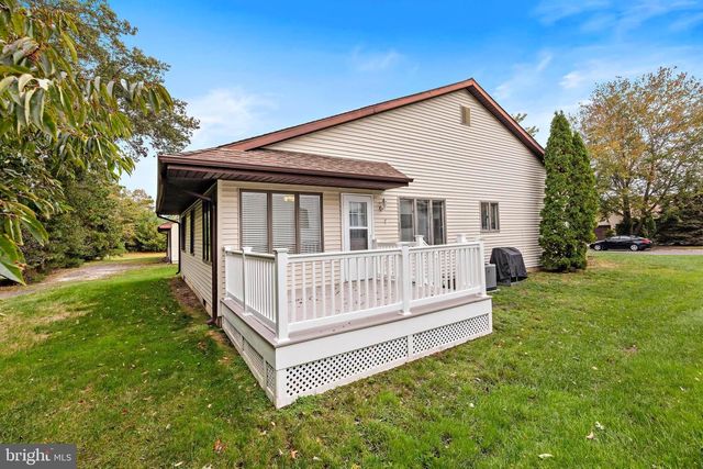 102 ASH RD, Manahawkin, NJ 08050