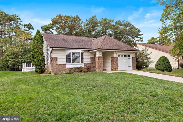 102 ASH RD, Manahawkin, NJ 08050