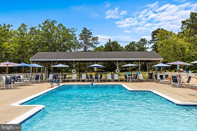 102 ASH RD, Manahawkin, NJ 08050