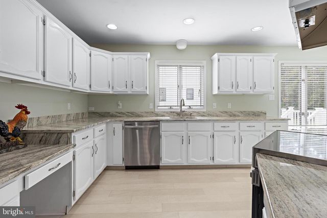 102 ASH RD, Manahawkin, NJ 08050