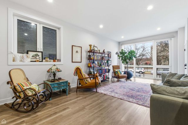 327 S Leavitt Street 1, Chicago, IL 60612