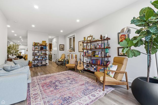 327 S Leavitt Street 1, Chicago, IL 60612
