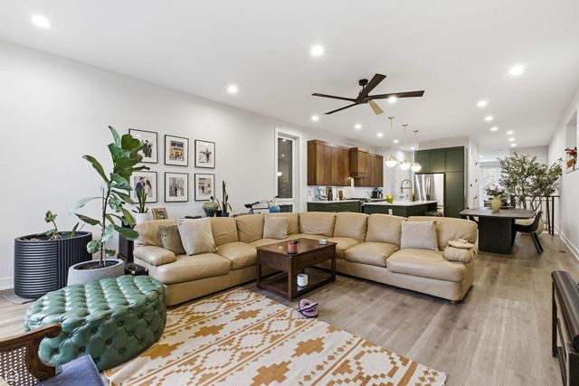 327 S Leavitt Street 1, Chicago, IL 60612