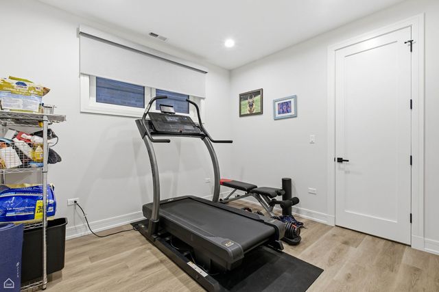 327 S Leavitt Street 1, Chicago, IL 60612