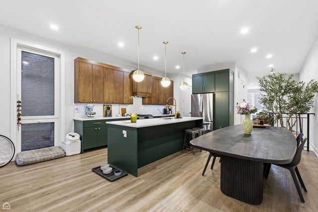 327 S Leavitt Street 1, Chicago, IL 60612