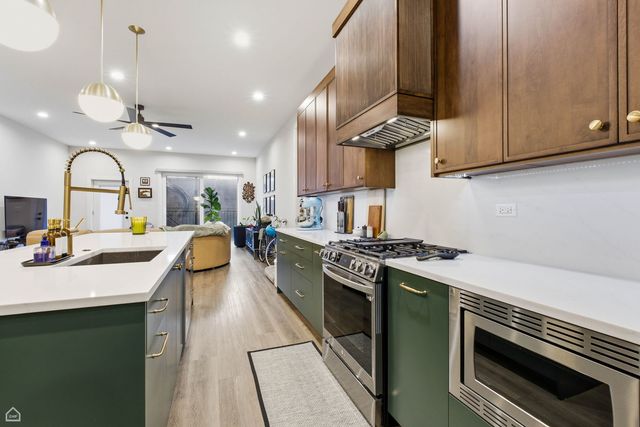327 S Leavitt Street 1, Chicago, IL 60612