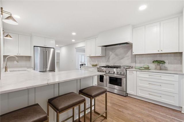 10426 Alhambra Street, Overland Park, KS 66207