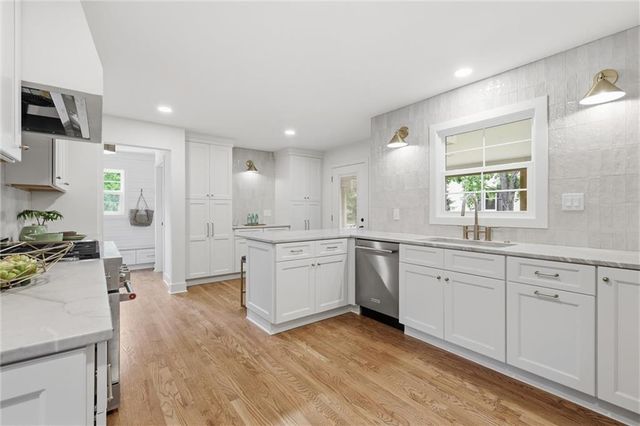10426 Alhambra Street, Overland Park, KS 66207