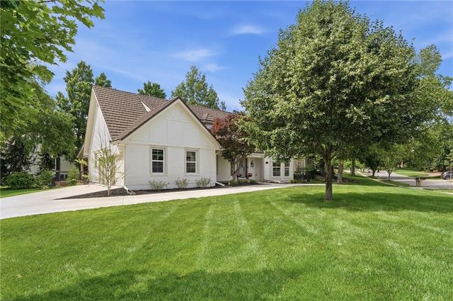 10426 Alhambra Street, Overland Park, KS 66207