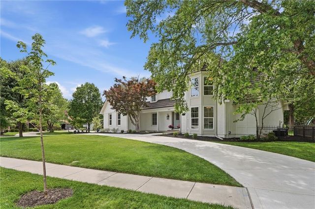 10426 Alhambra Street, Overland Park, KS 66207