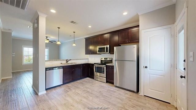 301 Southwest Parkway 338, College Station, TX 77840