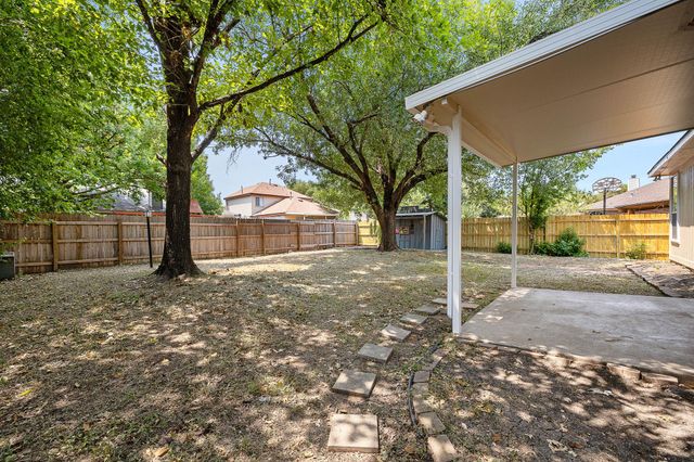 1515 Natural Bridge LN, Pflugerville, TX 78660
