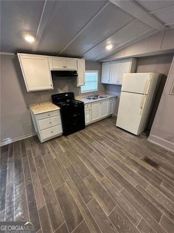 114 SKYLAND Drive, Locust Grove, GA 30248