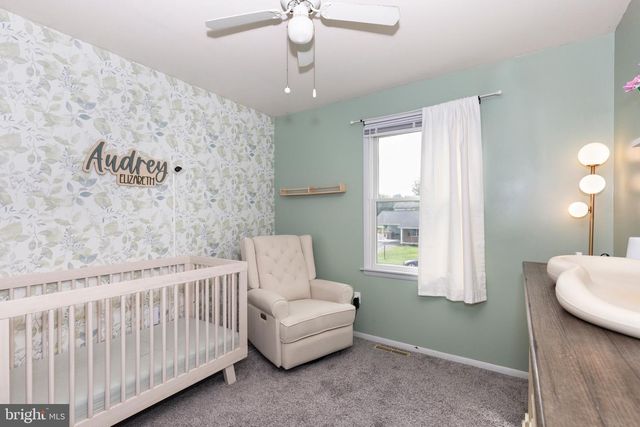 14 GARDEN LN, Hanover, PA 17331