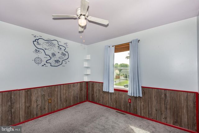 14 GARDEN LN, Hanover, PA 17331