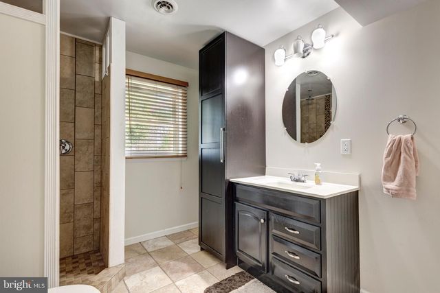 14 GARDEN LN, Hanover, PA 17331