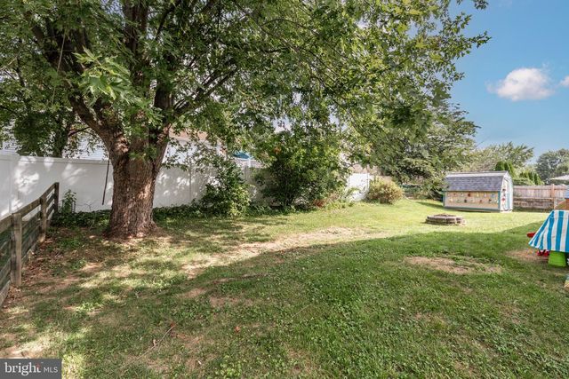 14 GARDEN LN, Hanover, PA 17331