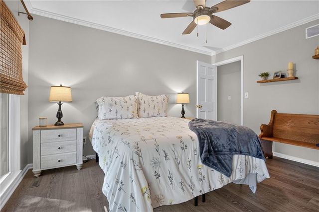 8004 E 233rd Street, Peculiar, MO 64078