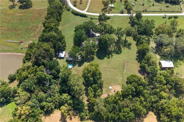 8004 E 233rd Street, Peculiar, MO 64078
