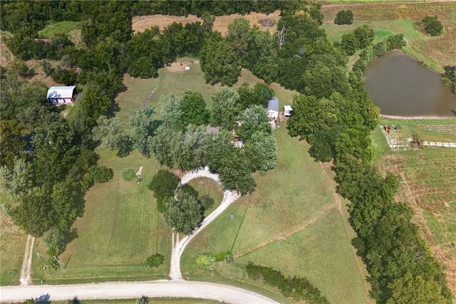 8004 E 233rd Street, Peculiar, MO 64078