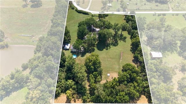8004 E 233rd Street, Peculiar, MO 64078