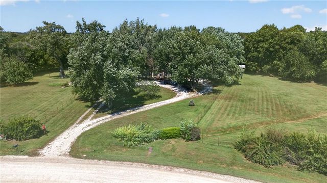 8004 E 233rd Street, Peculiar, MO 64078