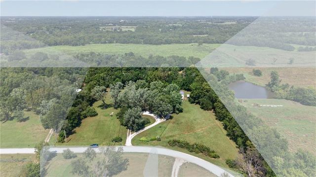 8004 E 233rd Street, Peculiar, MO 64078