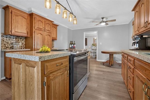 8004 E 233rd Street, Peculiar, MO 64078