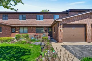1219 Hunters Lane 1219, Lake Zurich, IL 60047