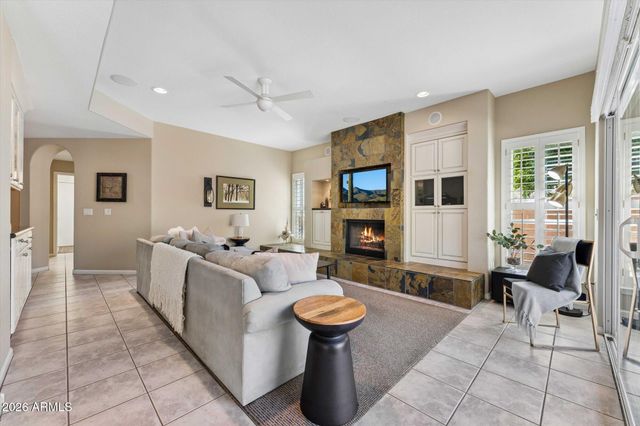 902 E MESCAL Street, Phoenix, AZ 85020