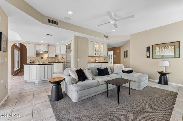 902 E MESCAL Street, Phoenix, AZ 85020