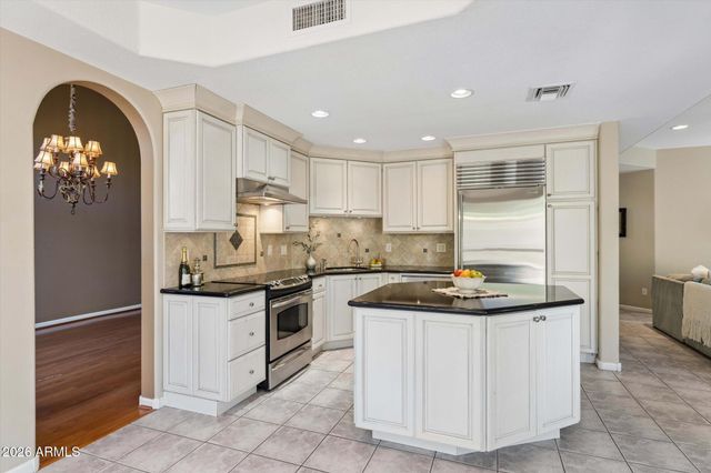 902 E MESCAL Street, Phoenix, AZ 85020