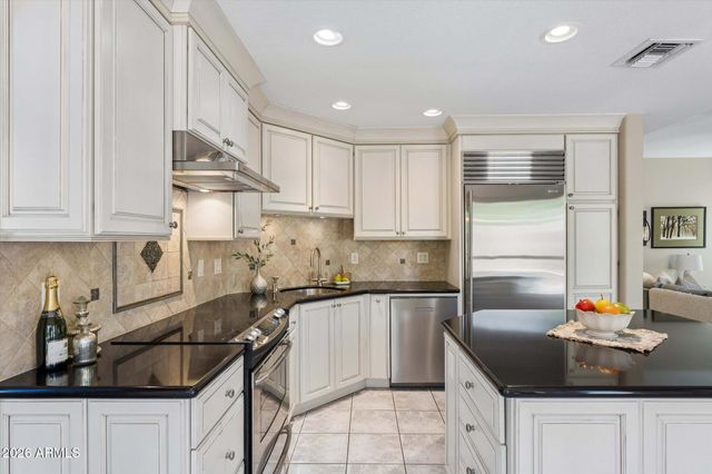 902 E MESCAL Street, Phoenix, AZ 85020