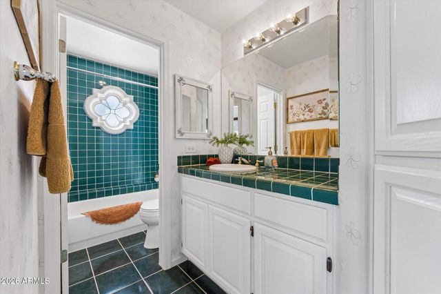 902 E MESCAL Street, Phoenix, AZ 85020