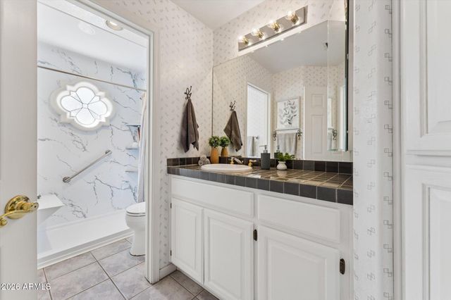 902 E MESCAL Street, Phoenix, AZ 85020