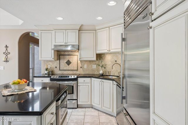 902 E MESCAL Street, Phoenix, AZ 85020